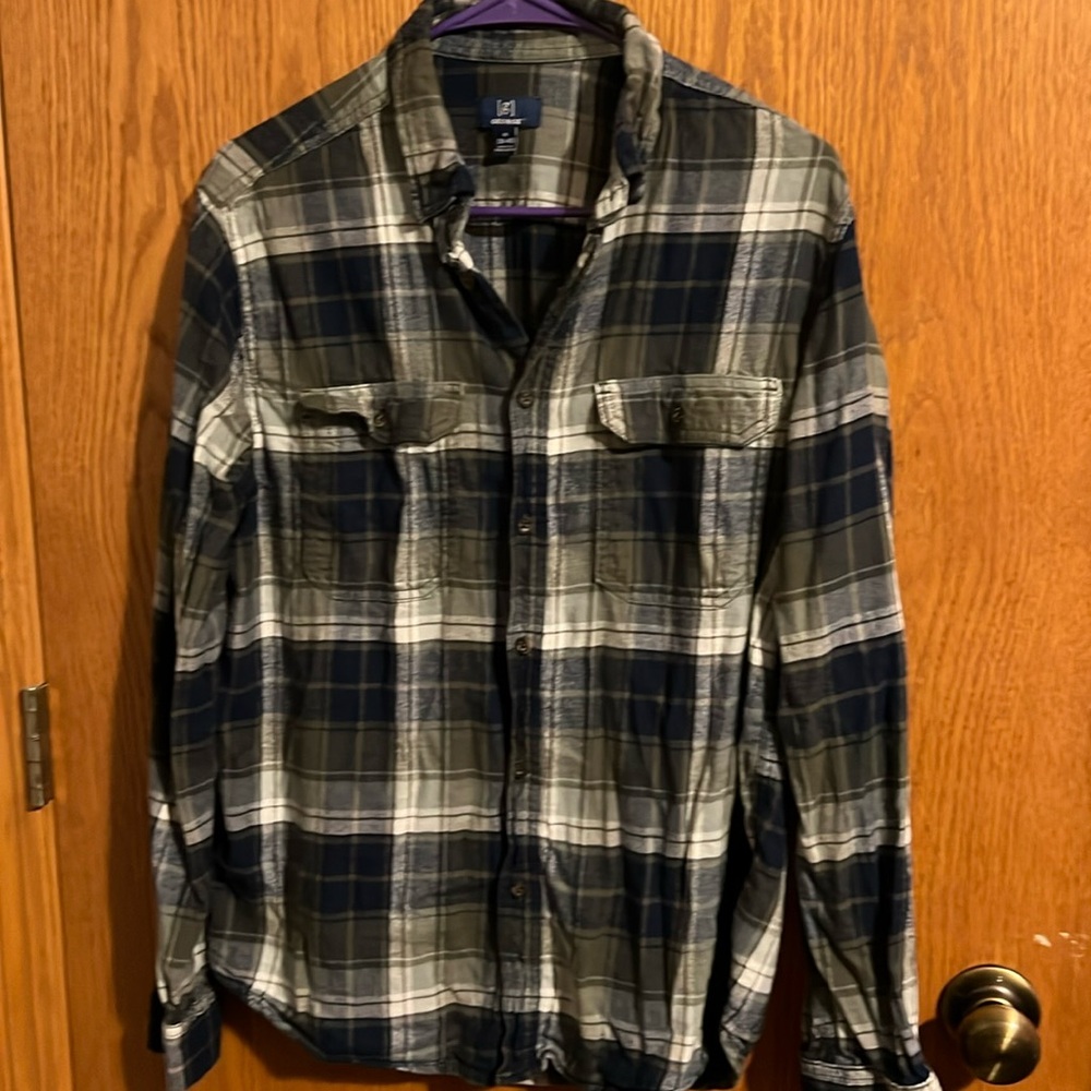 Men's plaid flannel button down Medium